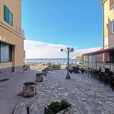 Old Starfish Apartment Piran